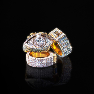 穿开档丝袜操逼逼
